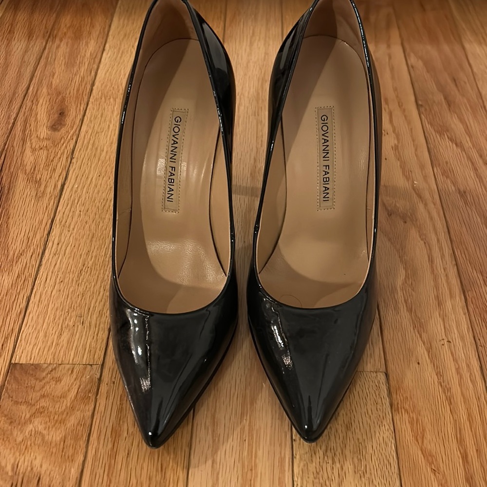 Never worn Giovanni Fabiani Black Pumps